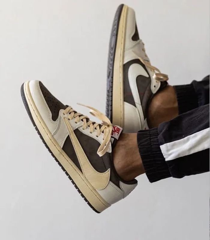 travis-scott-air-jordan-1-low-cactus-jack-reverse-mocha-photos-22-1.jpg
