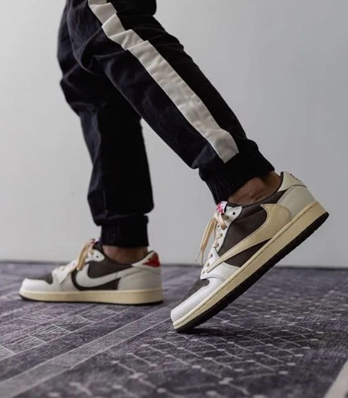 travis-scott-air-jordan-1-low-cactus-jack-reverse-mocha-photos-4-1.jpg