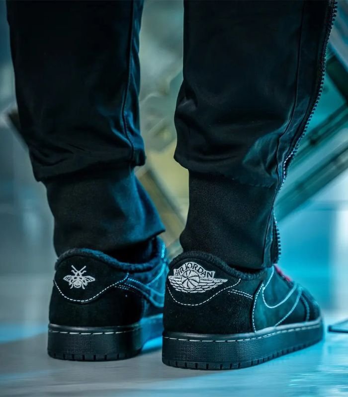 travis-scott-air-jordan-1-low-og-black-phantom-dm7866-001-release-date-3-5.jpg