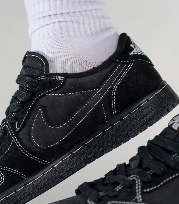 travis-scott-air-jordan-1-low-og-black-phantom-on-foot-10.jpg
